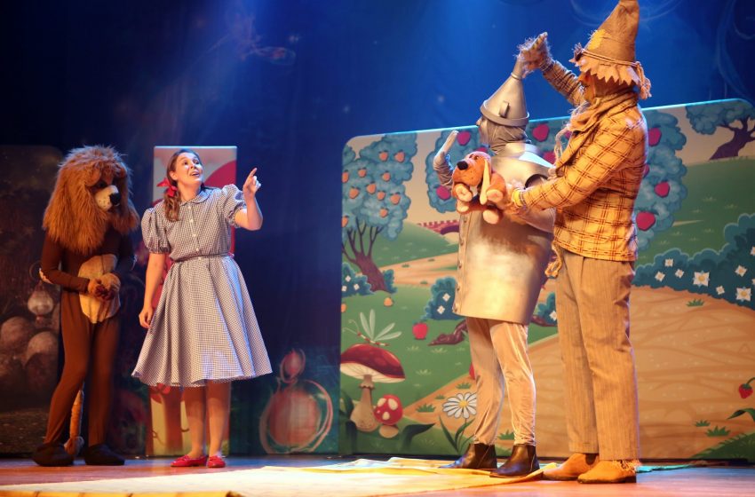 Polo Shopping Indaiatuba apresenta Especial de Natal com a peça infantil “O Mágico de OZ”
